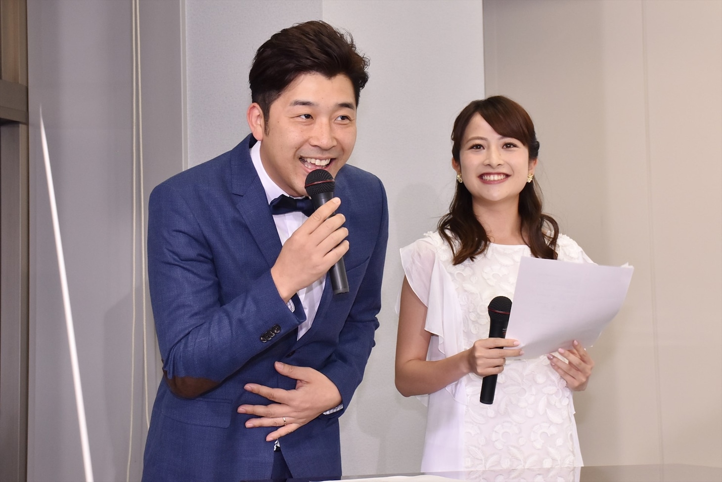 （左から）あべこうじ、日比麻音子（TBSアナウンサー）。