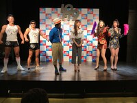 「やついフェス」初登場のベッド・イン（右から2人）。