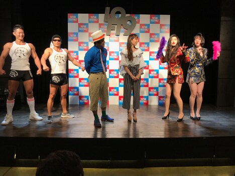 「やついフェス」初登場のベッド・イン(右から2人)。