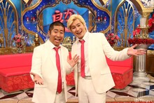 左からハライチ澤部、カズレーザー。