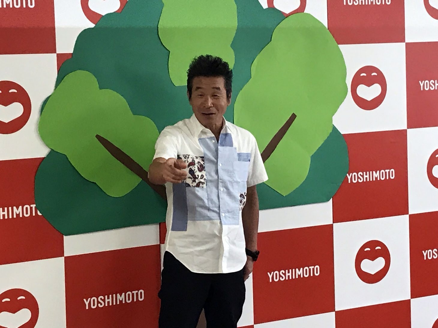 事故を振り返る間寛平。