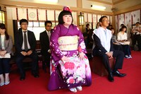「吉本新喜劇座長酒井藍就任奉告祭」の様子。