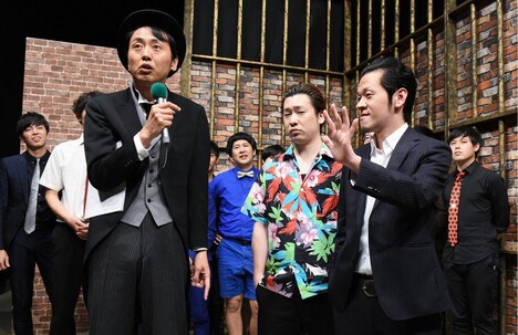 ネットオーディションで優勝し「これから」ブースに登場するペンギンズ。