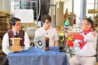 火星への夢を語る田原弘一教授（右）。