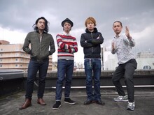 左から見取り図・盛山、アイロンヘッド辻井、見取り図リリー、アイロンヘッド毛利。