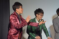 トーク中のヤーレンズ。