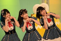 「テレ玉くんのうた」を踊るAKB48チーム8のメンバー。(c)AKS