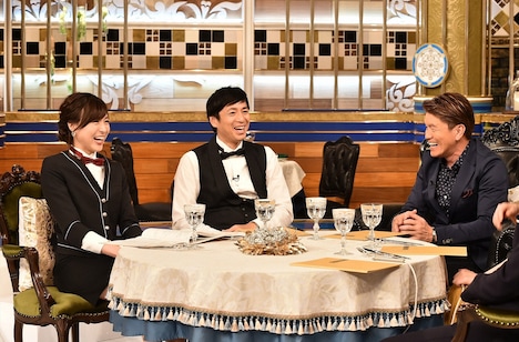 （左から）笹川友里アナ、チュートリアル徳井、ヒロミ。(c)TBS