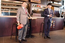 （左から）ビートたけし、劇団ひとり。