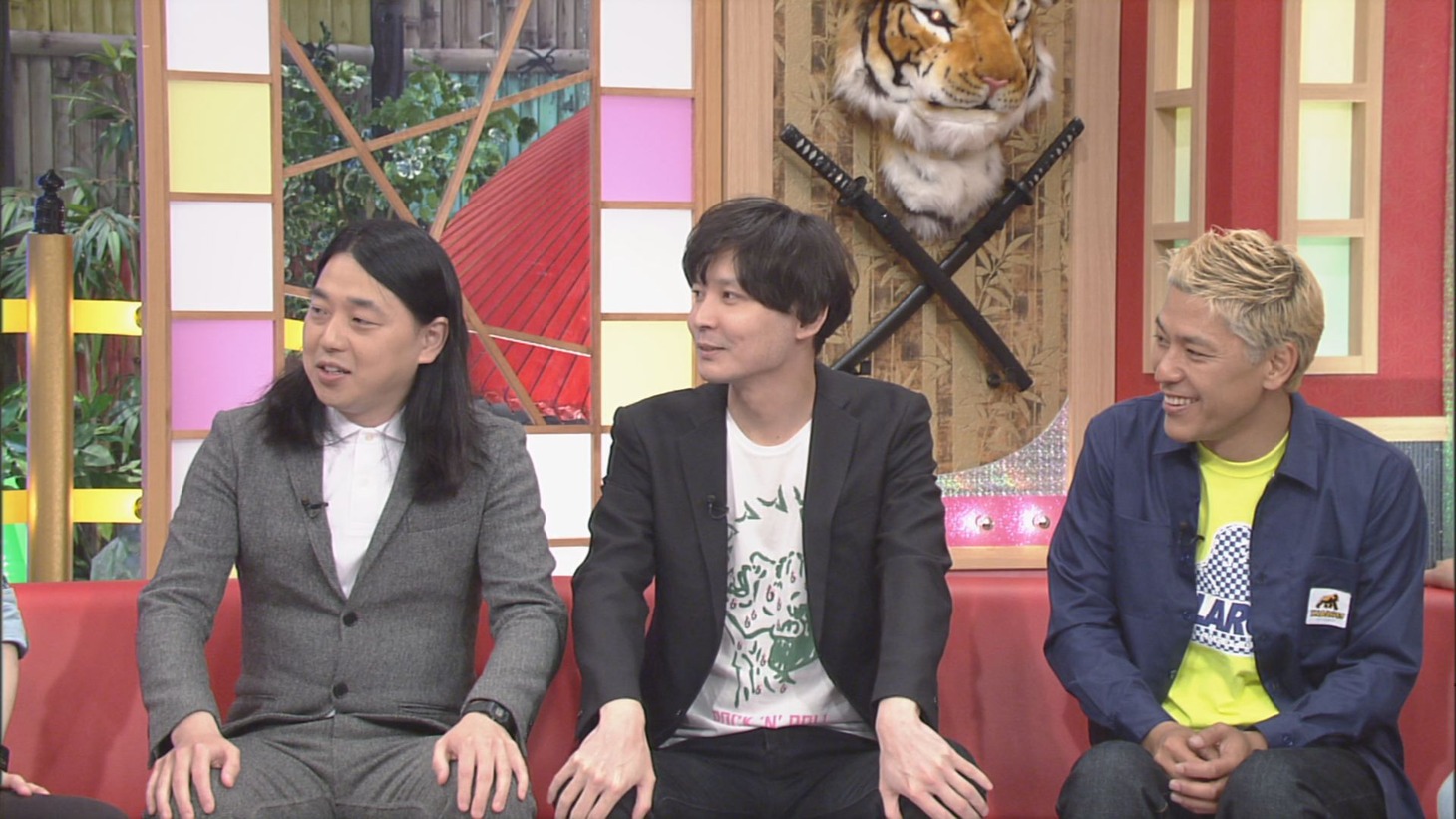 （左から）POISON GIRL BAND、ロンドンブーツ1号2号・田村亮。(c)CBC
