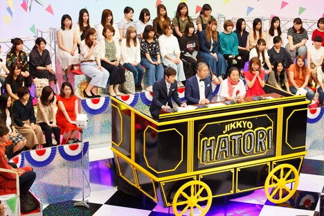 「実況ハトリ×初体験！へっぽこ解説員をそえて」の収録のワンシーン。(c)中京テレビ