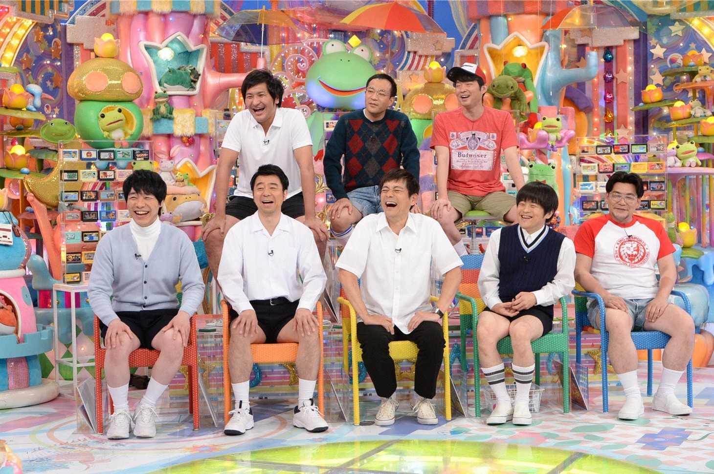 「アメトーーク！」で展開される「思い出のファミコン芸人」の出演者たち。(c)テレビ朝日