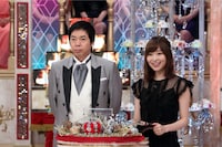 （左から）今田耕司、指原莉乃。(c)テレビ朝日