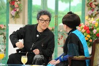（左から）コロッケ、黒柳徹子。(c)テレビ朝日