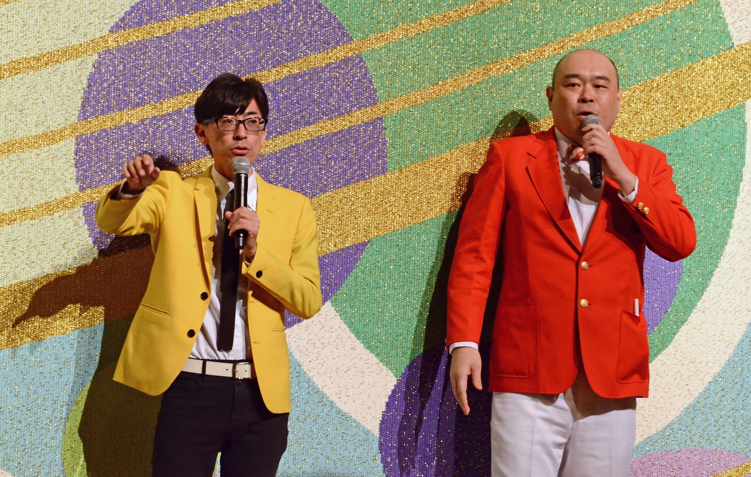 前説を務めた新宿カウボーイ。