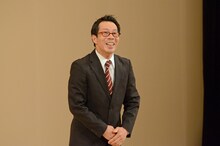 GIコーナーでネタを披露する末吉くん。