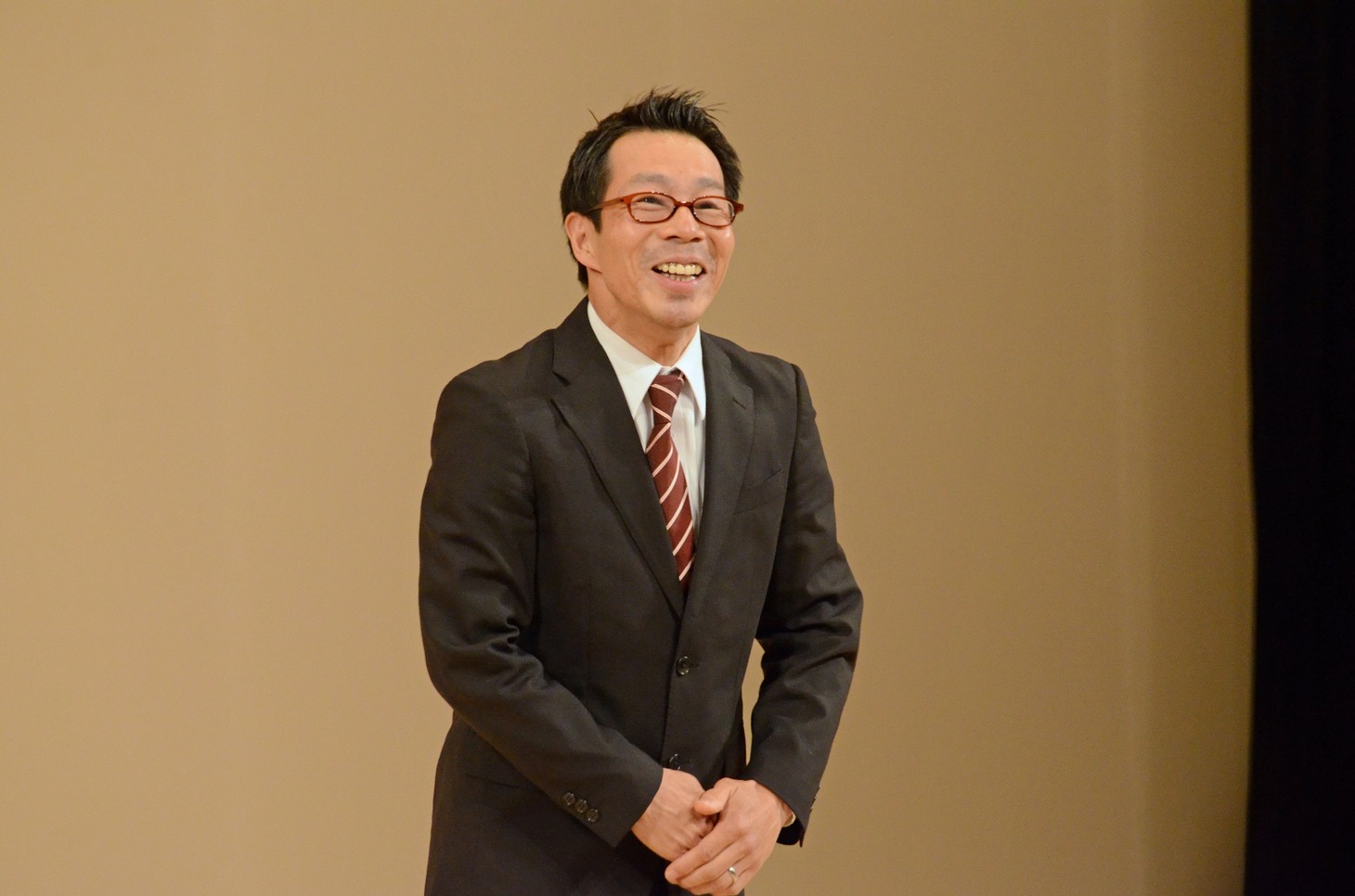 GIコーナーでネタを披露する末吉くん。