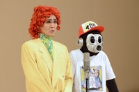 GIコーナーでネタを披露するアイデンティティ。