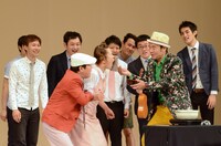 おでん芸に挑戦する山田邦子。