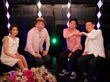 左から曽田茉莉江、鈴木おさむ、うるとらブギーズ。(c)BSフジ