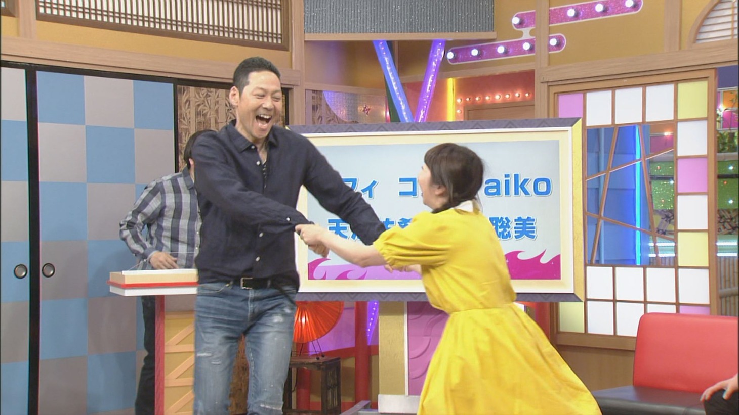 （左から）東野幸治、石出奈々子。(c)CBC