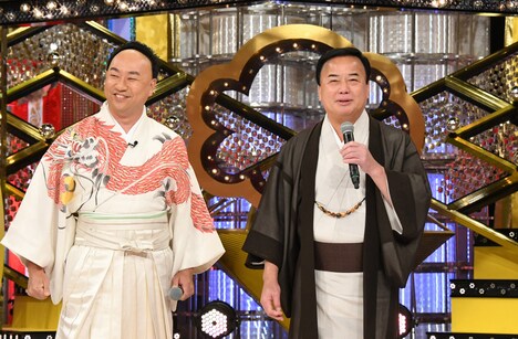 左からレイザーラモンRG、細川たかし。(c)日本テレビ