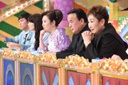 「究極の○×クイズSHOW!! 超問！真実か？ウソか？」の解答者たち。(c)日本テレビ