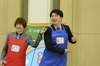 自ら考案した「とうきょうホイクマン」のポーズを披露するランパンプス寺内。