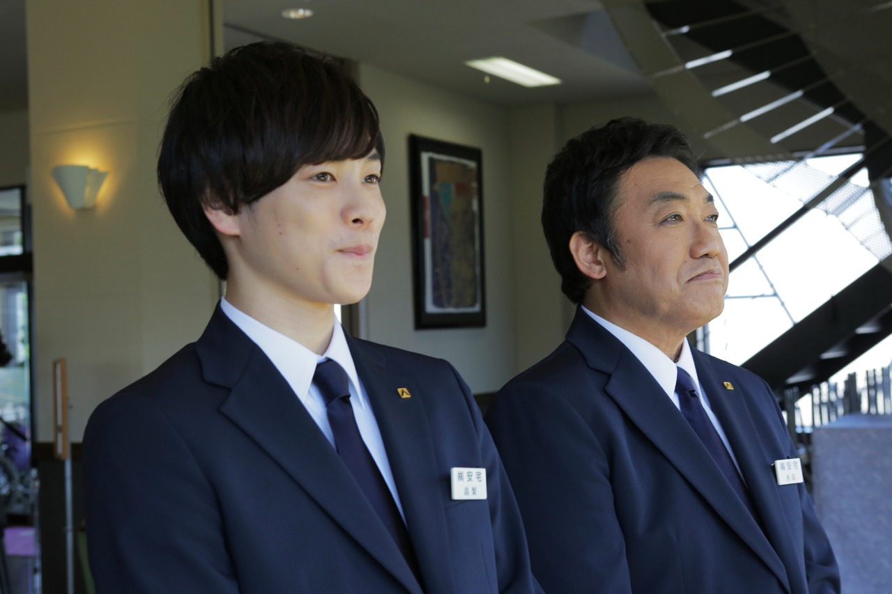 映画「ゆずりは」に出演する滝川広志（右）と柾木玲弥（左）。