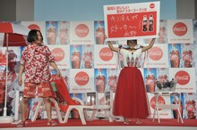 （左から）永野、高橋みなみ。