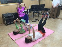 新コーナー「レギュラー全員何か習うンデス！」のワンシーン。(c)日本テレビ