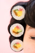 「ViVi」2017年8月号に掲載される渡辺直美の写真。