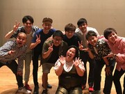 ゆりやんレトリィバァ（中央下）と、ゲストのあまえんBたわた、トット多田、ラニーノーズ山田、ミキ昴生、ラニーノーズ洲崎、トット桑原、ミキ亜生、あまえんB・kento fukaya（左から）。