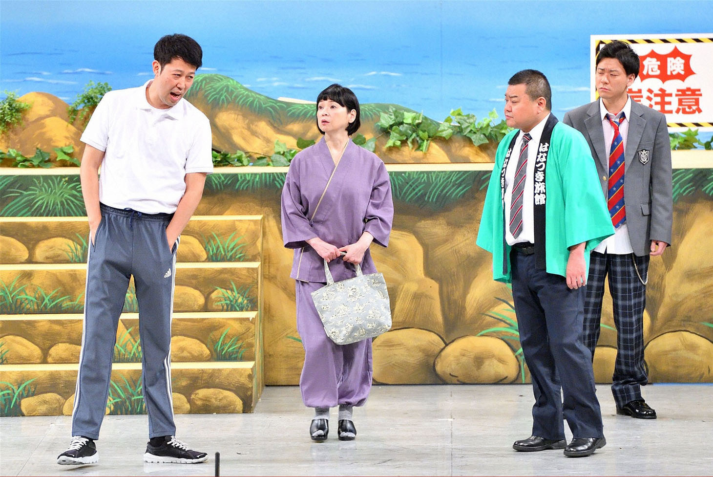 新喜劇「崖っぷちの熱血男」のワンシーン。(c)MBS