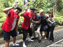 台湾で「うるさ過ぎるせっかちツアー」に臨む（左から）バナナマン日村、とんねるず木梨、高嶋政宏、IKKO、菊地亜美。