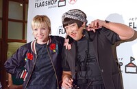 左からカーリー・レイ・ジェプセン、YOKO FUCHIGAMI。