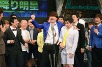 「ウケた！」と喜ぶ三四郎・小宮。