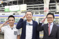 左から中川家、南田裕介マネージャー。