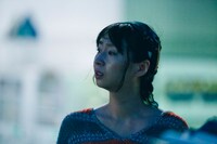 「夜逃げする女」より。