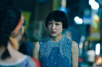 「夜逃げする女」より。