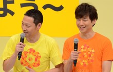 左から東野幸治、アンジャッシュ渡部。