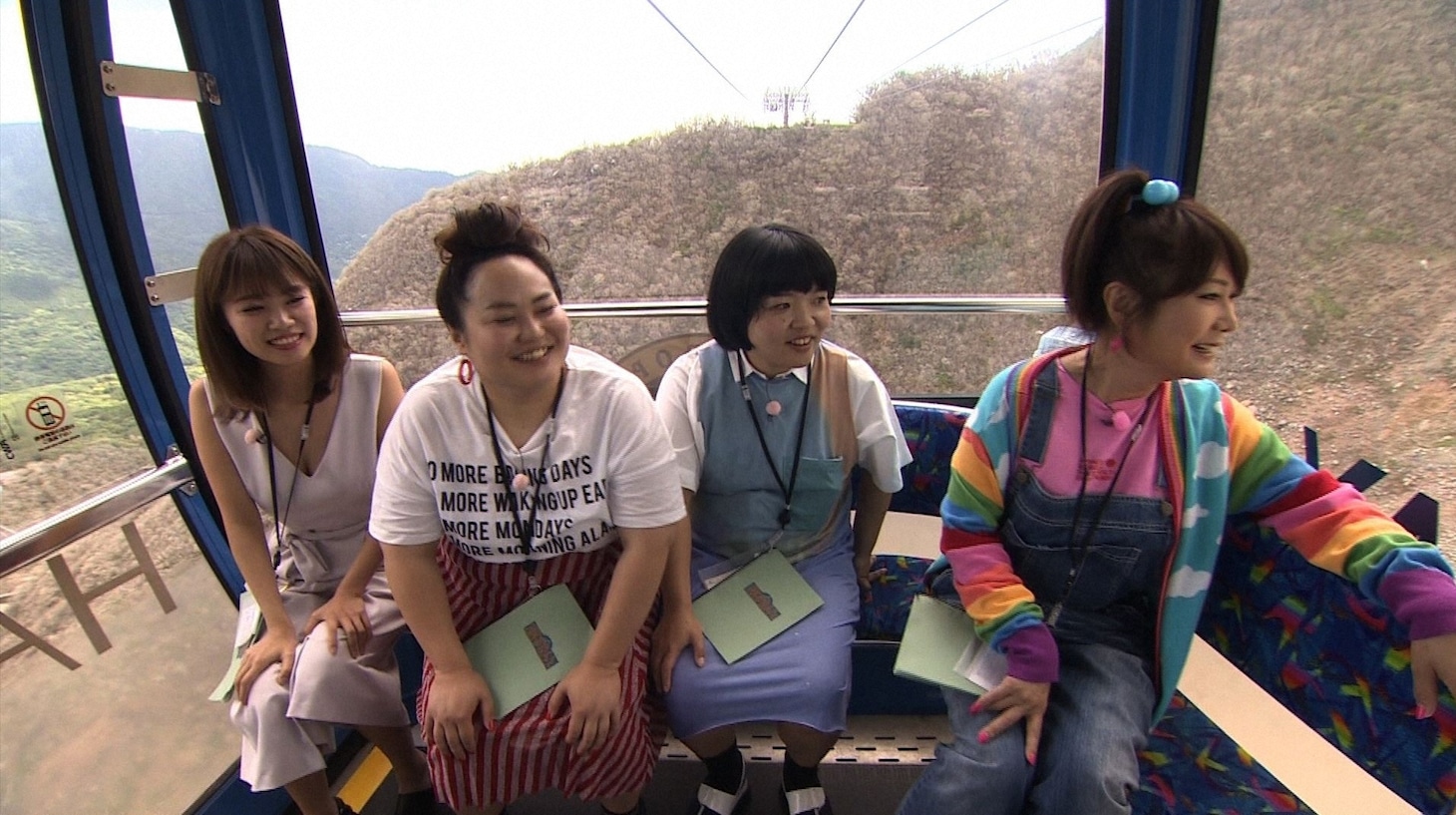 「旅ずきんちゃん」で箱根を訪れる（左から）菜乃花、おかずクラブ、はるな愛。(c)CBC