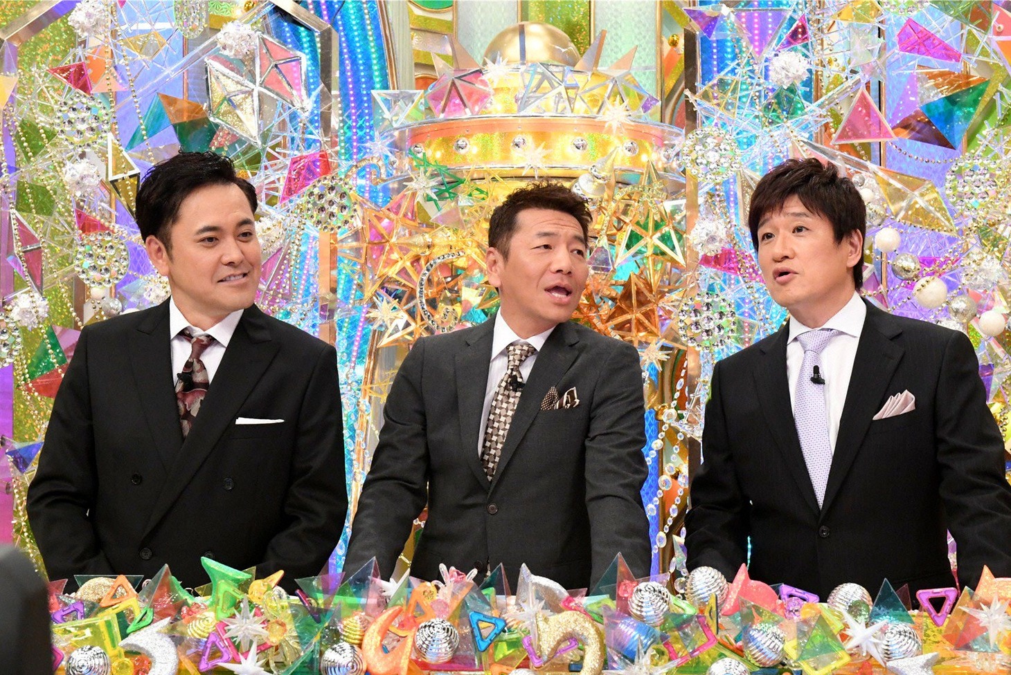 （左から）くりぃむしちゅー、林修。(c)テレビ朝日