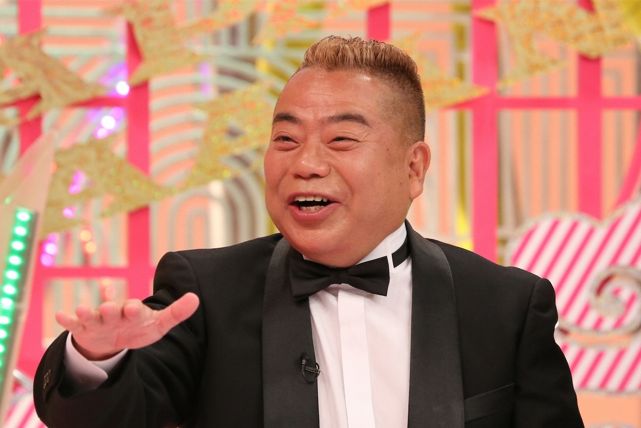「イガイ星人ジャパパパーン」MCの出川哲朗。(c)関西テレビ