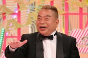 「イガイ星人ジャパパパーン」MCの出川哲朗。(c)関西テレビ