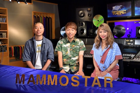 左からアキナ、RYONRYON。