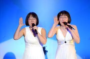 「産声 ～うぶごえ～」東京公演より阿佐ヶ谷姉妹。