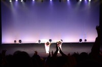 「産声 ～うぶごえ～」東京公演エンディングの様子。