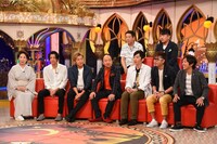 番組の出演者たち。(c)関西テレビ