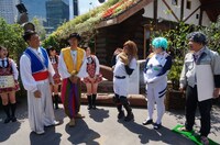 「～発掘！新世代キャラ芸人～ 藤崎マーケットの出てこい！キャラバンバン」のワンシーン。(c)読売テレビ